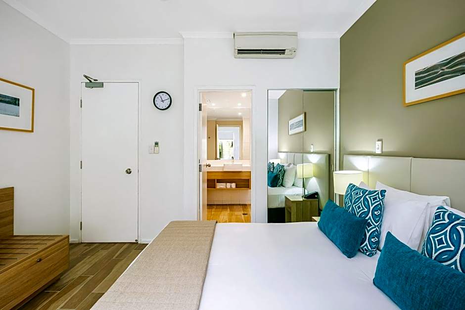 Mantra PortSea Port Douglas