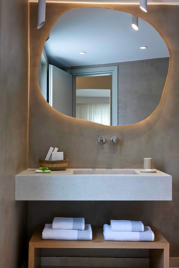 Apanemo Hotel & Suites