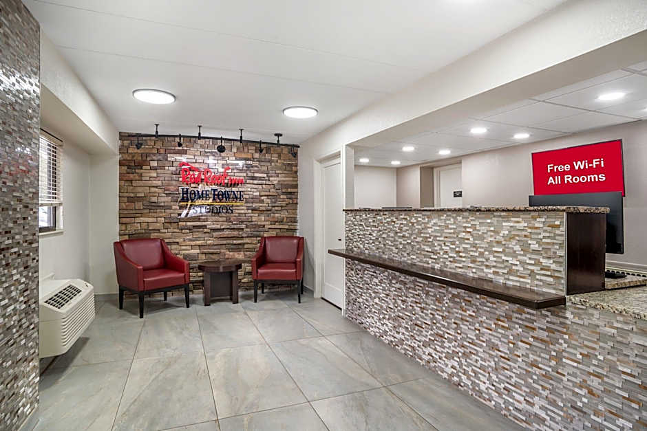 HomeTowne Studios by Red Roof Greenville