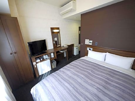 Double Room with Small Double Bed - Non-Smoking