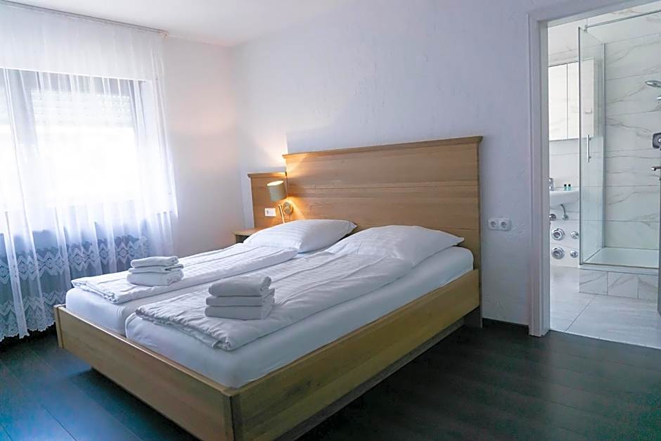 Eisberg Gästehaus & De Luxe Appartements