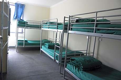 Bed in 10-Bed Mixed Dormitory Room with Shared Bathroom