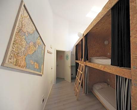Bed in 8-Bed Mixed Dormitory Room
