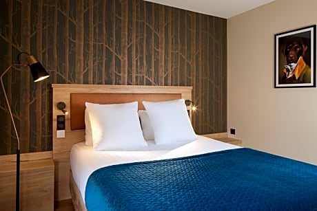 2 Connecting Rooms