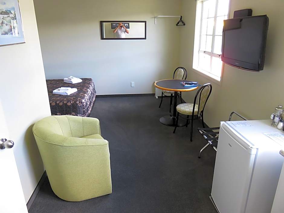 Admirals Motor Lodge