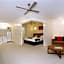 Cairns Queenslander Hotel & Apartments