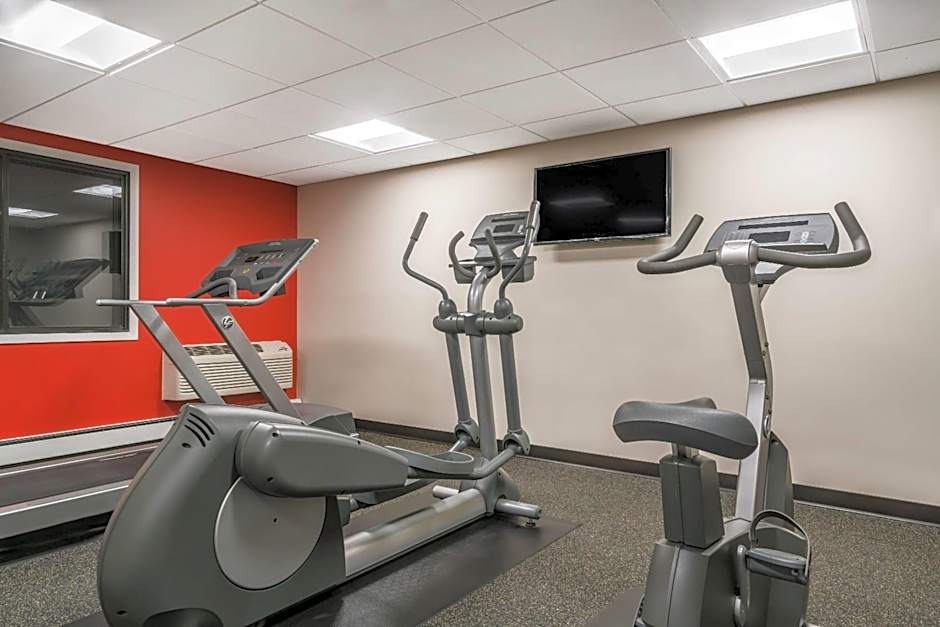 Ramada by Wyndham Minneapolis Golden Valley