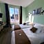Logis Hôtel- Restaurant Le Relais Guillaume de Normandy-PARKING GRATUIT--VUE BAIE TERRASSE-CALME-BORNES ELECTRIQUE-LOCAL VELOS SÉCURISÉ