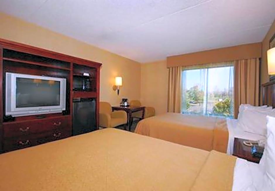 Quality Inn & Suites Bensalem