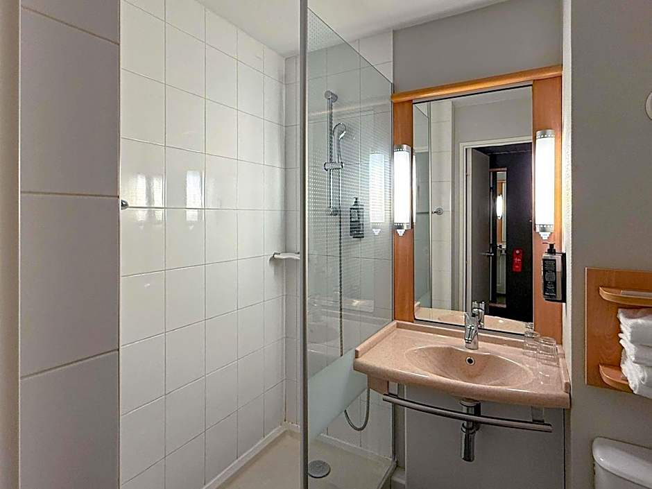 ibis Rennes Cesson