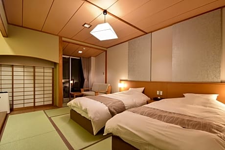 Standard Room with Tatami Floor and Shared Bathroom