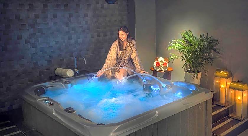 O by Tamara, Trivandrum 