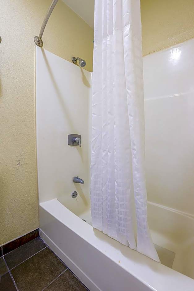 Budget Inn By OYO Natural Bridge I-81