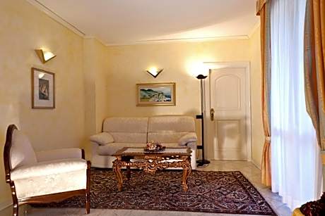 Suite with Lake View