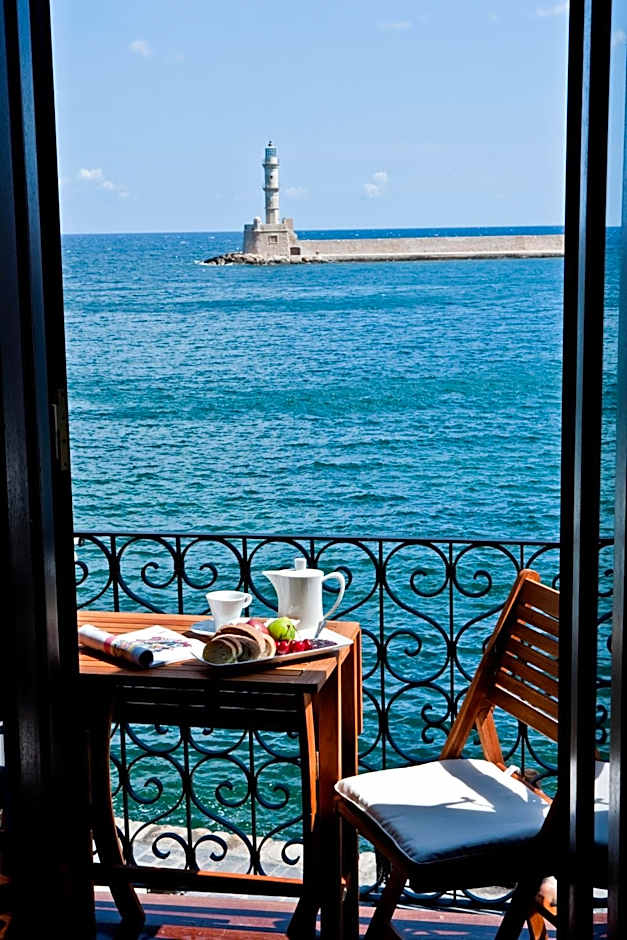 Mosaic Venetian Harbour Suites