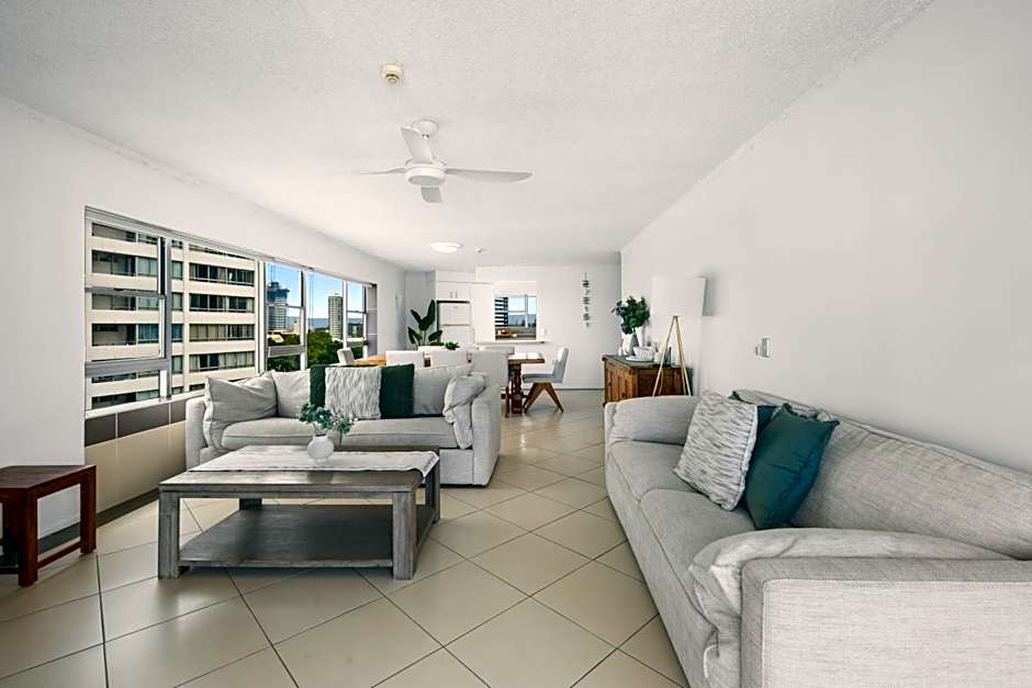 Pacific Plaza Apartments