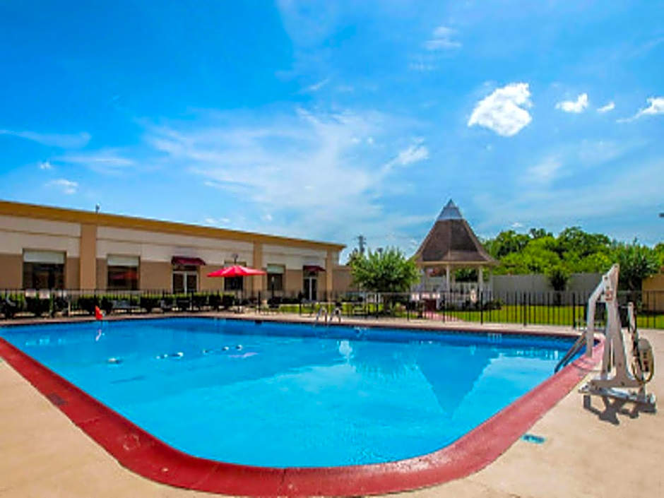 Ramada by Wyndham Birmingham Airport