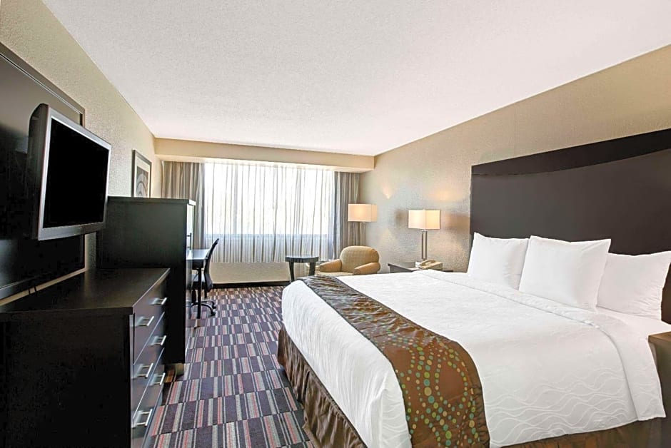 Ramada Plaza & Conf Center by Wyndham Charlotte Airport