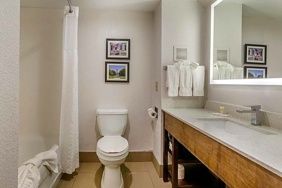 Comfort Suites Downtown Sacramento