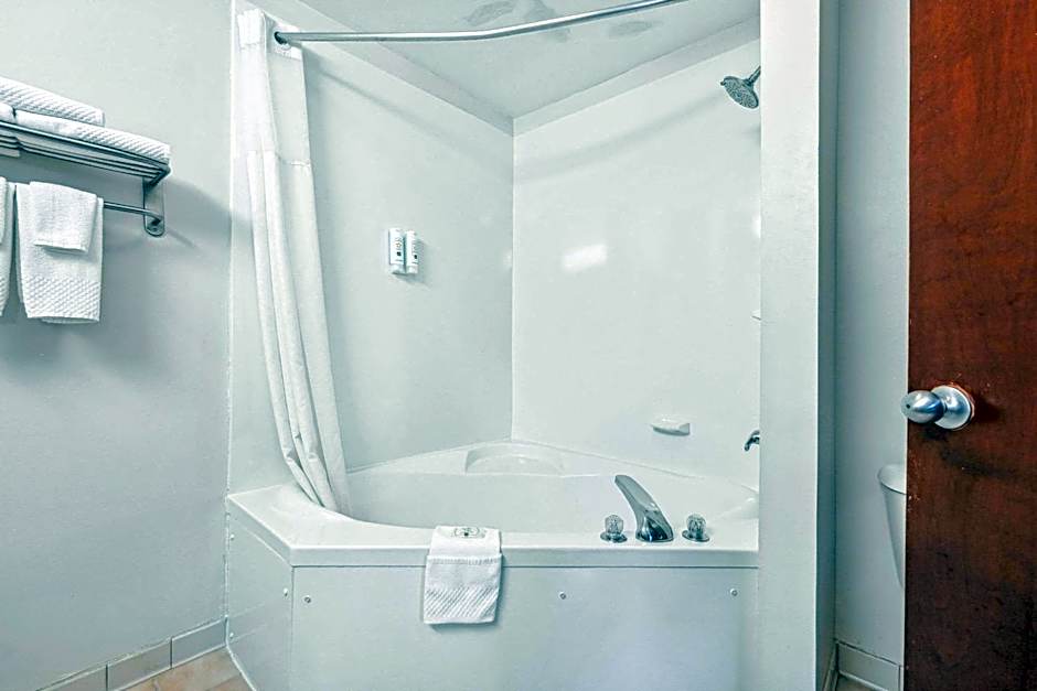 Quality Inn & Suites Dawsonville