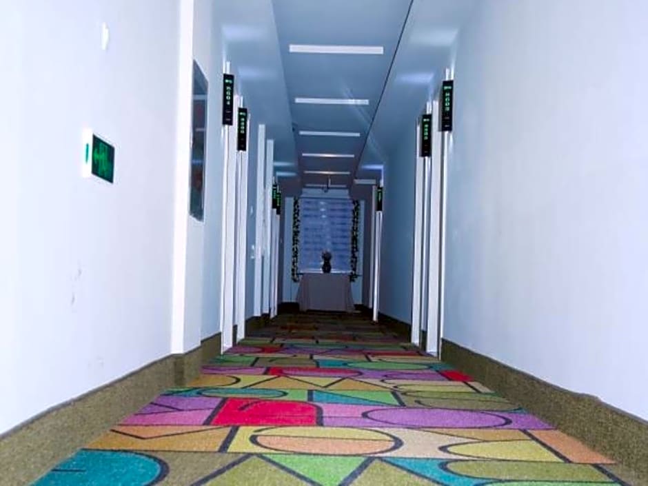 Shell Chengde Longhua County Xingzhou Road Hotel