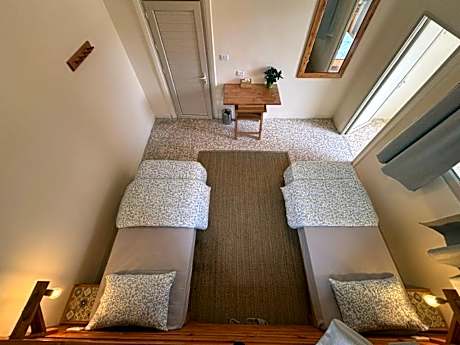 Triple Room with Shared Toilet