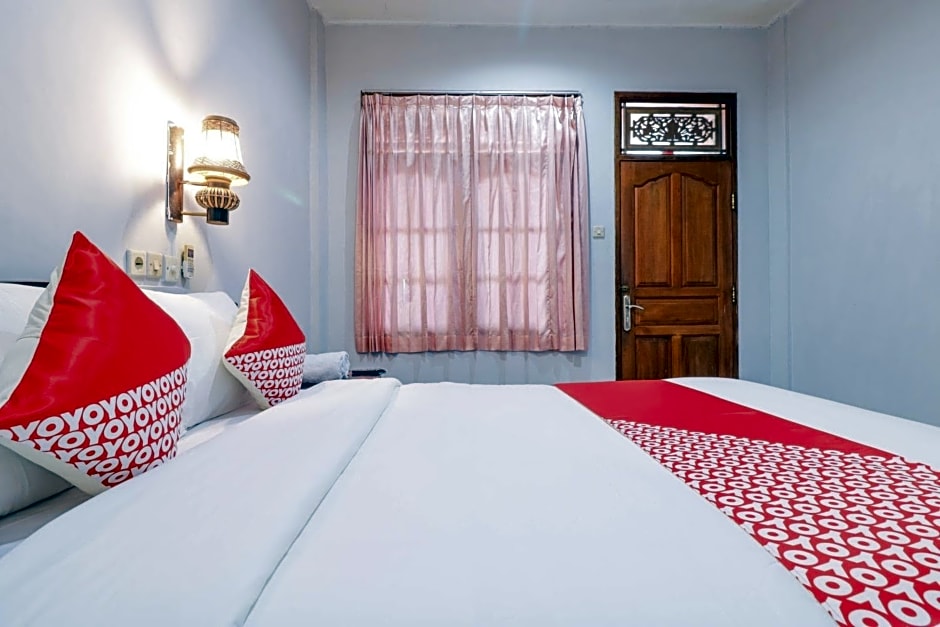 OYO 2411 Taman Mekar Beach Inn 2
