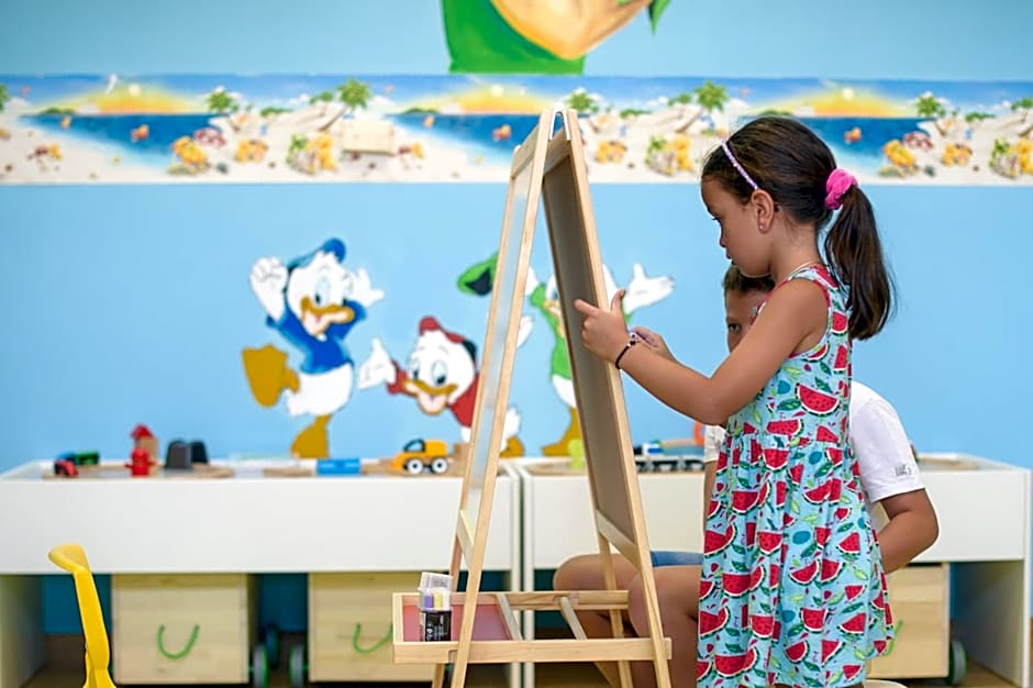 Constantinou Bros Athena Beach Hotel