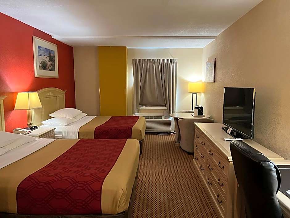 Photo 1 of 4 of Efficiency 2 Queen Beds Suite