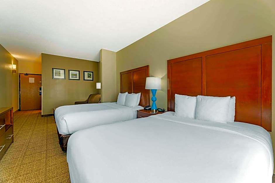 Comfort Suites Near Vancouver Mall