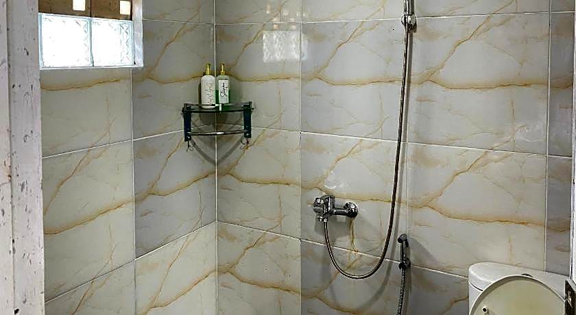 RedDoorz @ Gentan Raya by Joglomas