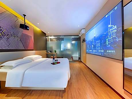 IU Hotel·Jiayuguan People's  Shopping Mall