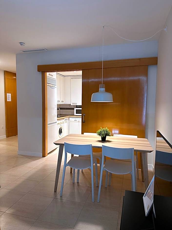 AT home Avenida del Ejercito