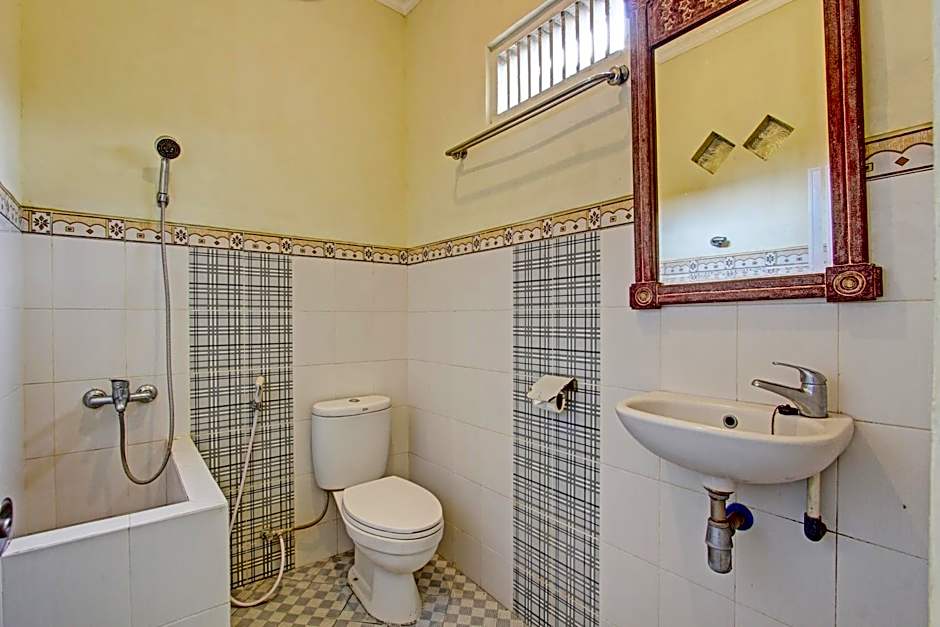 OYO 93660 New Family Hotel Syariah