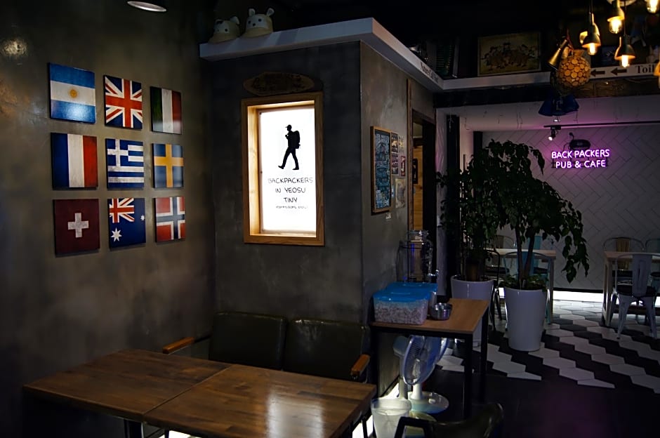 Backpackers In Yeosu