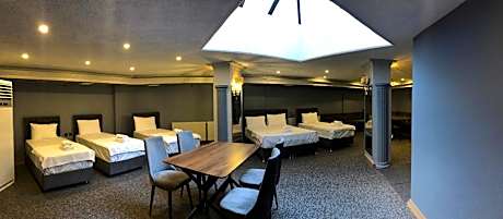 Super Deluxe Family Room