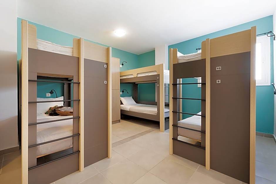 Local Hostel & Suites