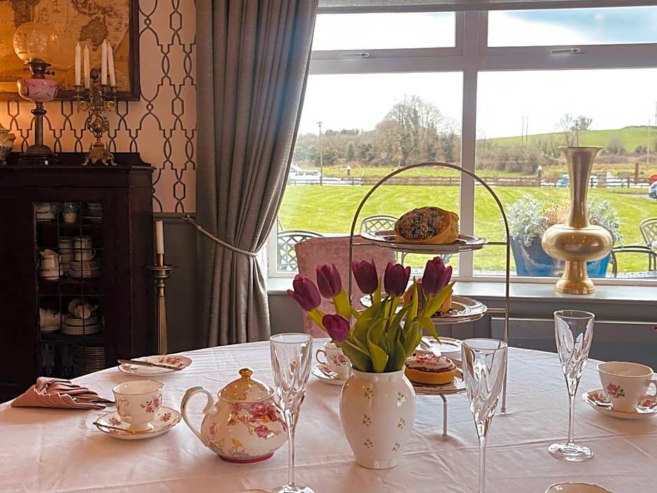 Moycarn Lodge & Marina