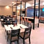 Holiday Inn and Suites McKinney - Allen By IHG
