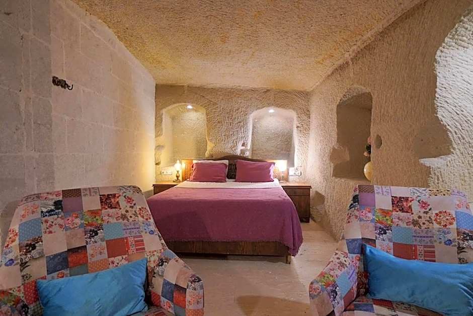 Salkım Cave House