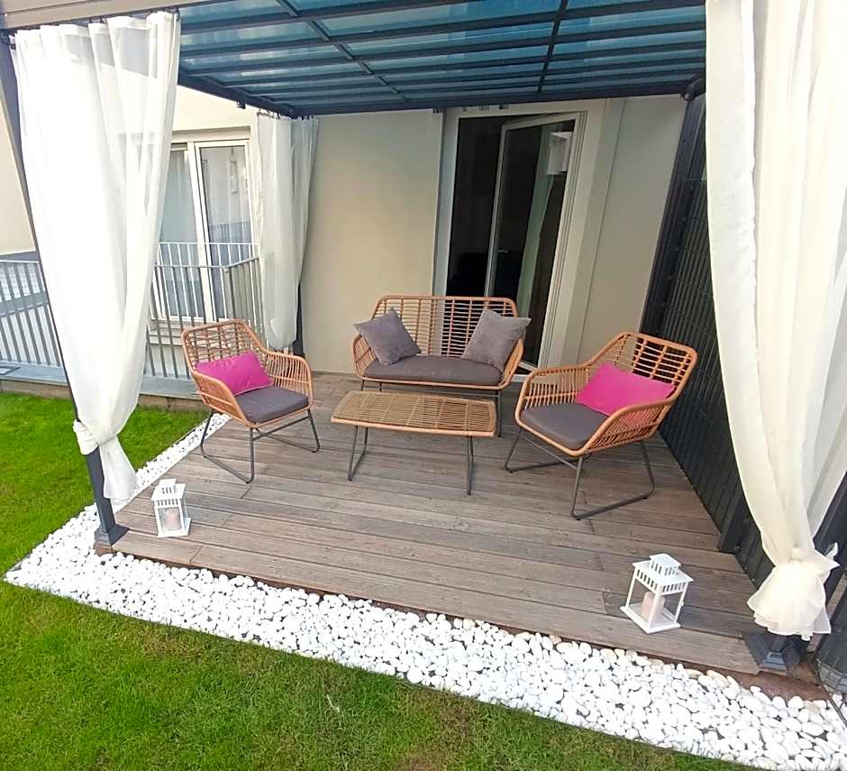 BOSSA CITY Design Apartments