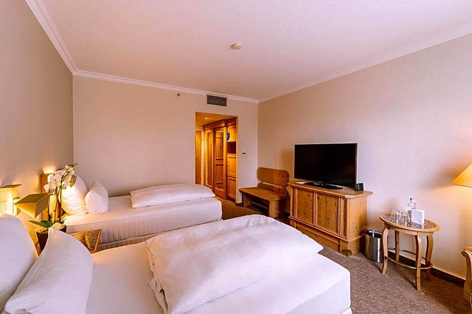 Atomis Hotel Munich Airport by Mercure