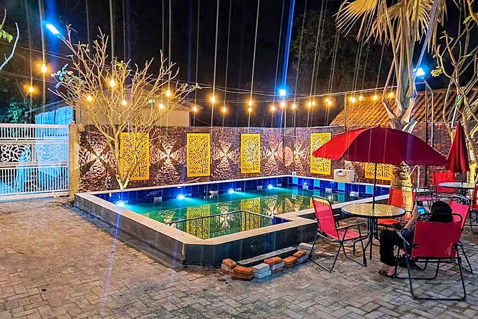 Urbanview Hotel Sakura Kampung Inggris Pare by RedDoorz