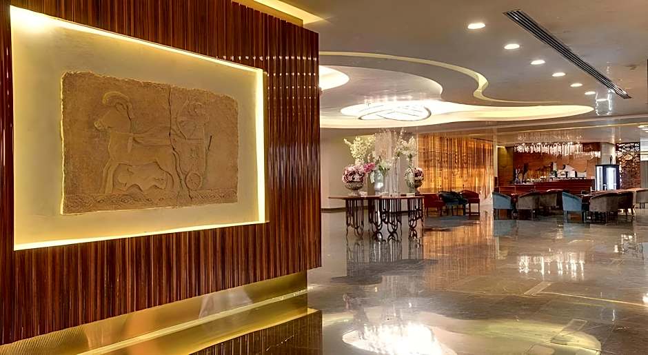 Gold Majesty Hotel