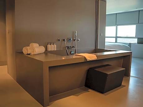 SO/ VIP, Panoramic View (Suite) (1 Double Bed)