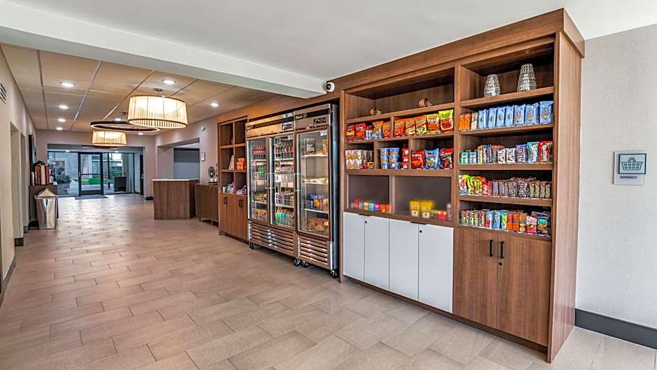 Staybridge Suites Dallas Market Ctr Love Field by IHG