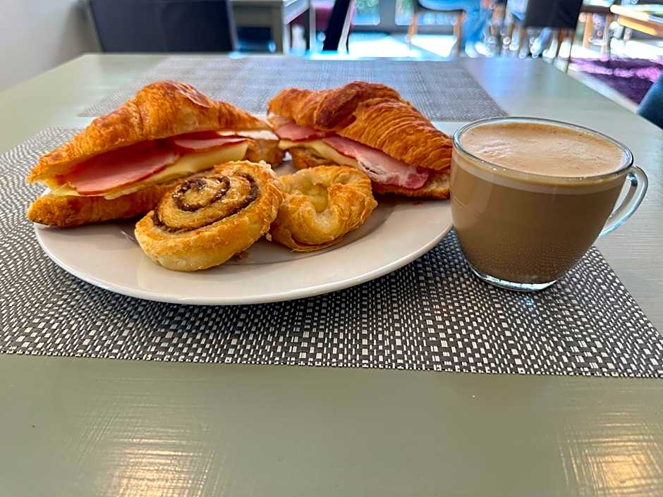 Number One Hundred Bed And Breakfast