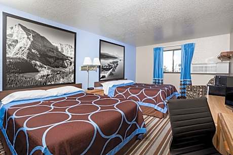Queen Room with Two Queen Beds - Smoking