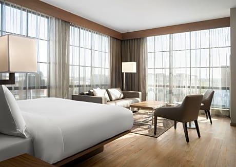 Corner King Room