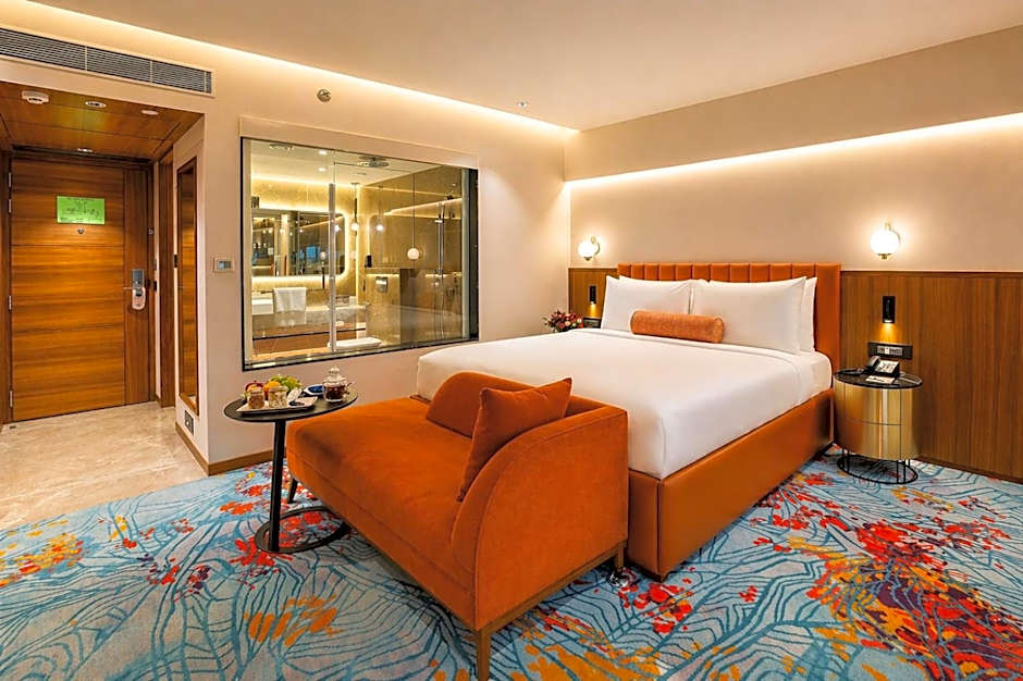 Photo 1 of 5 of Premium 1 King Bed